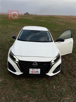 نيسان ألتيما